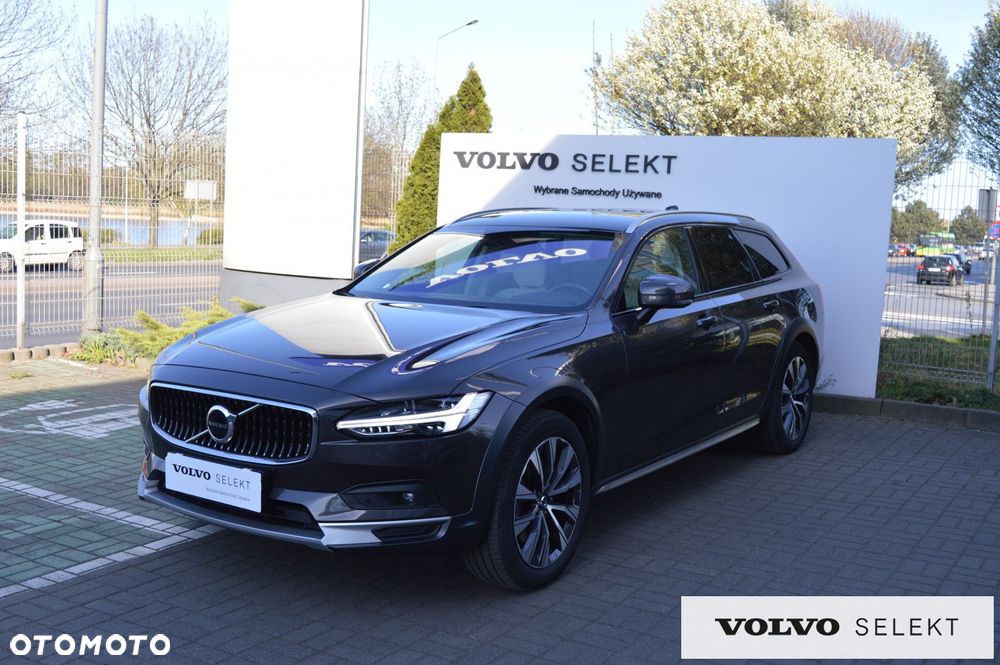 Volvo V90 Cross Country - 4