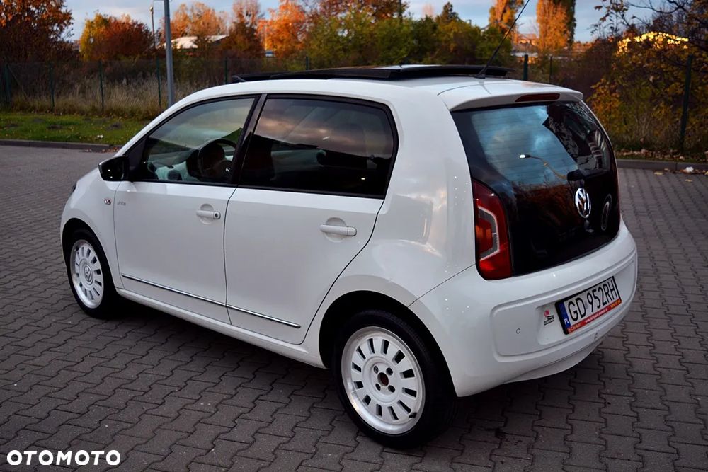 Volkswagen Up 2013 photo 4