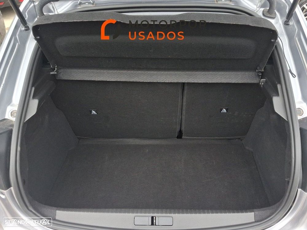 Peugeot 208 - 6