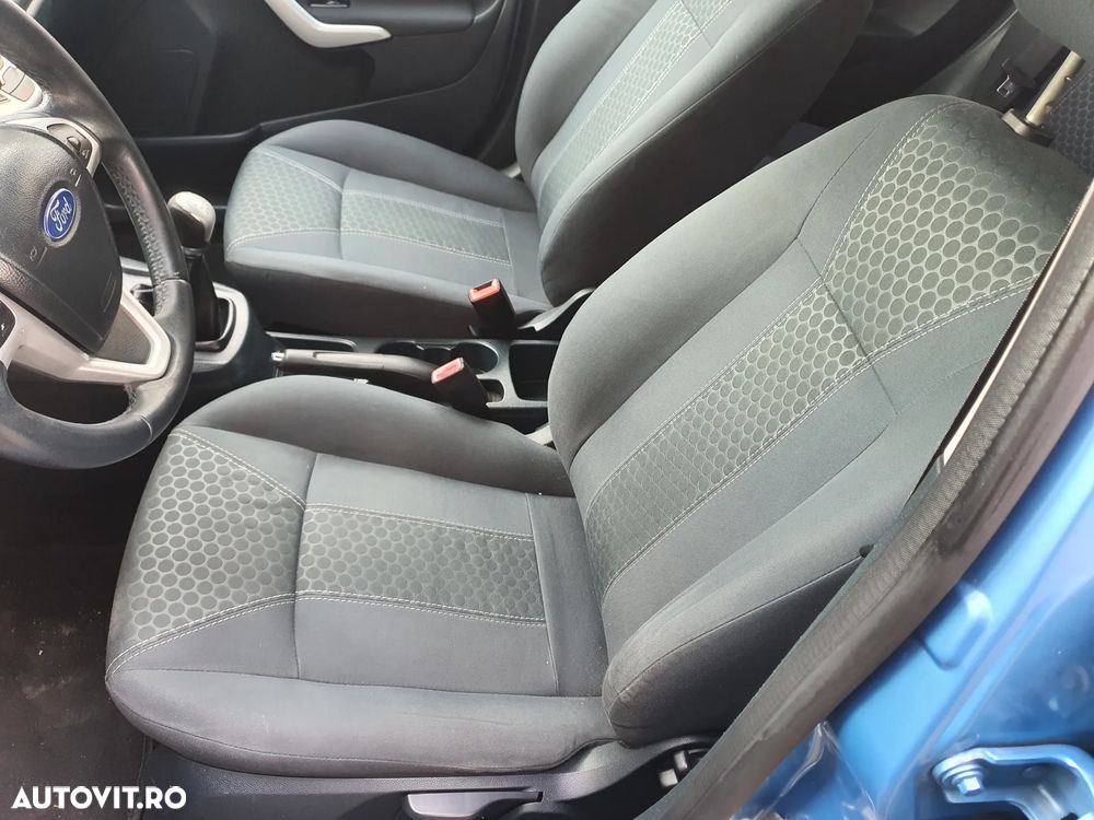 Ford Fiesta 1.6 TDCI DPF Titanium - 10