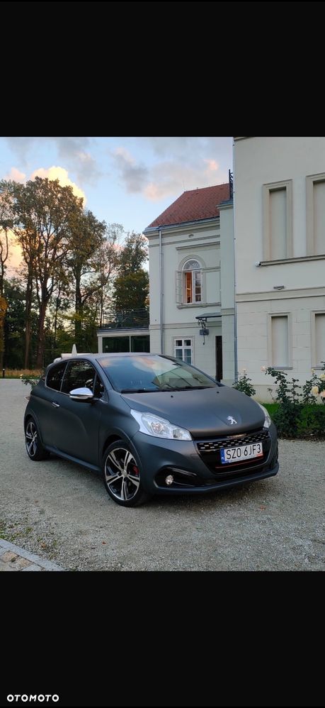 Peugeot 208 - 1