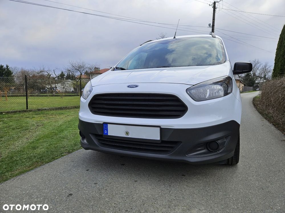 Ford Transit Courier - 10