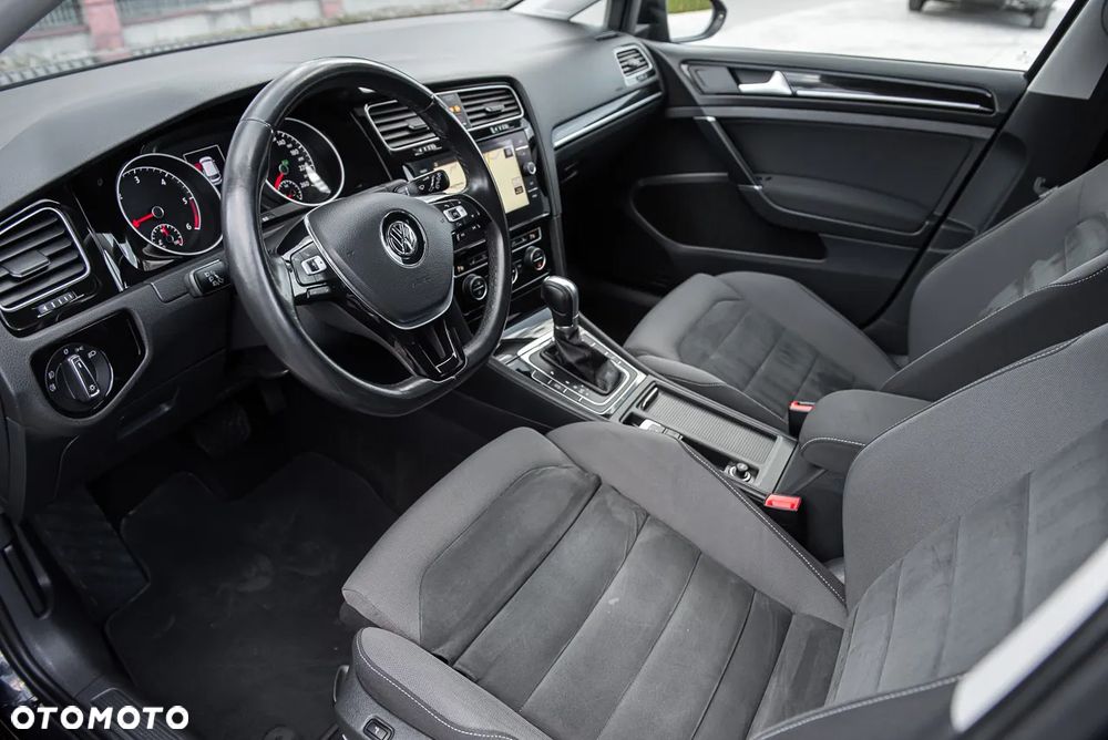 Volkswagen Golf - 16