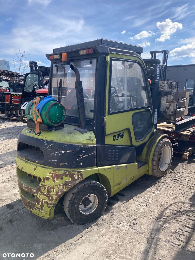 Clark [2007] Wózek widłowy CLARK C30L 3tony gaz - 3