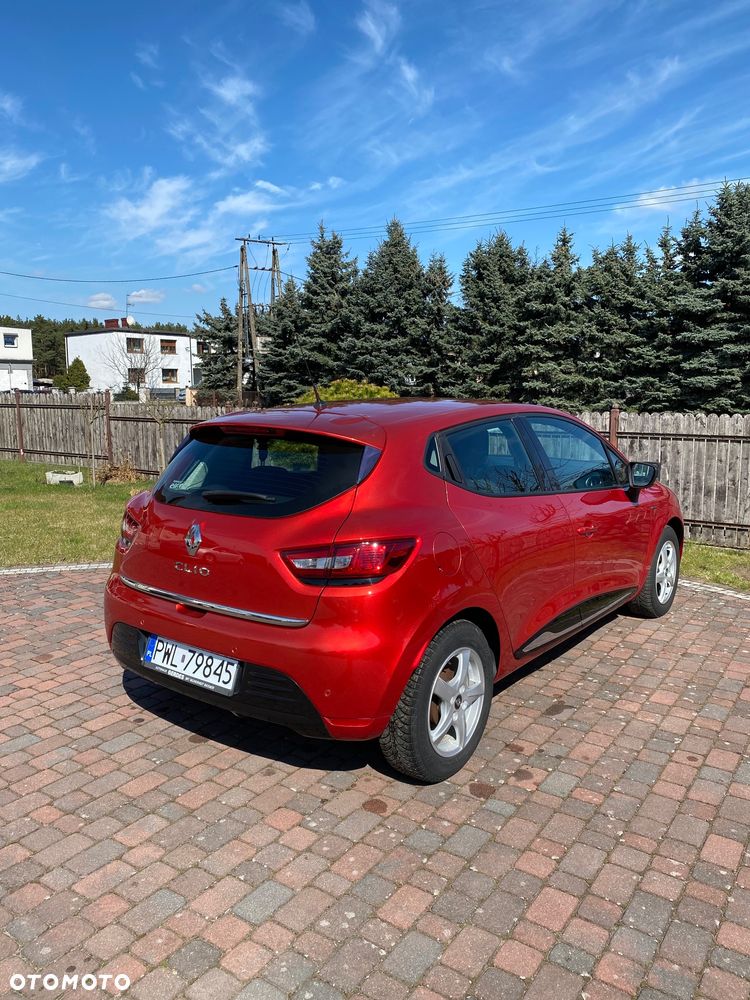 Renault Clio 1.2 16V 75 LIMITED - 9