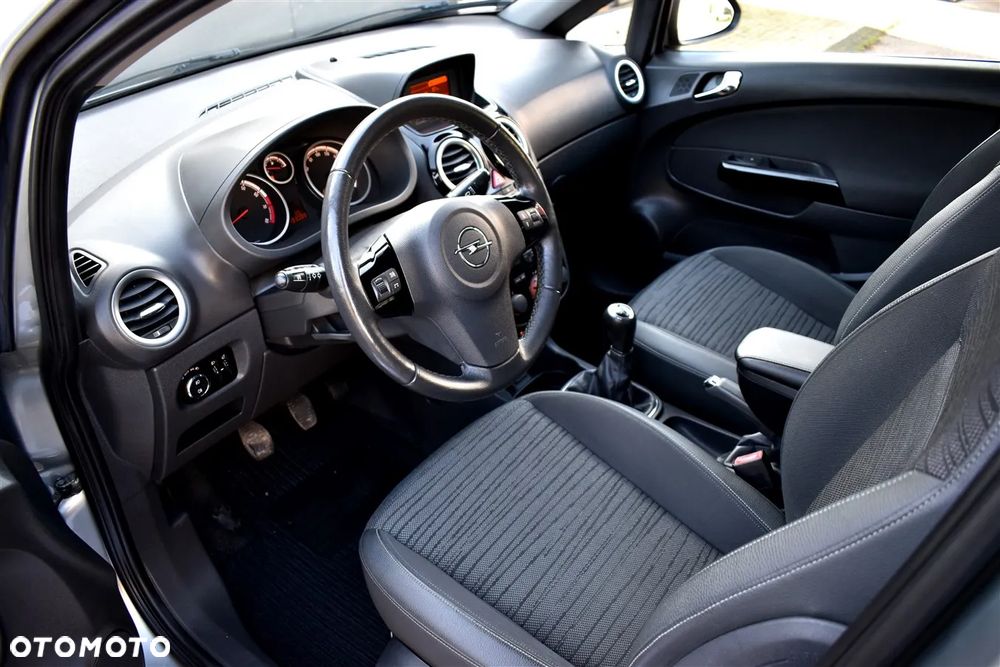 Opel Corsa 1.4 16V Active - 11