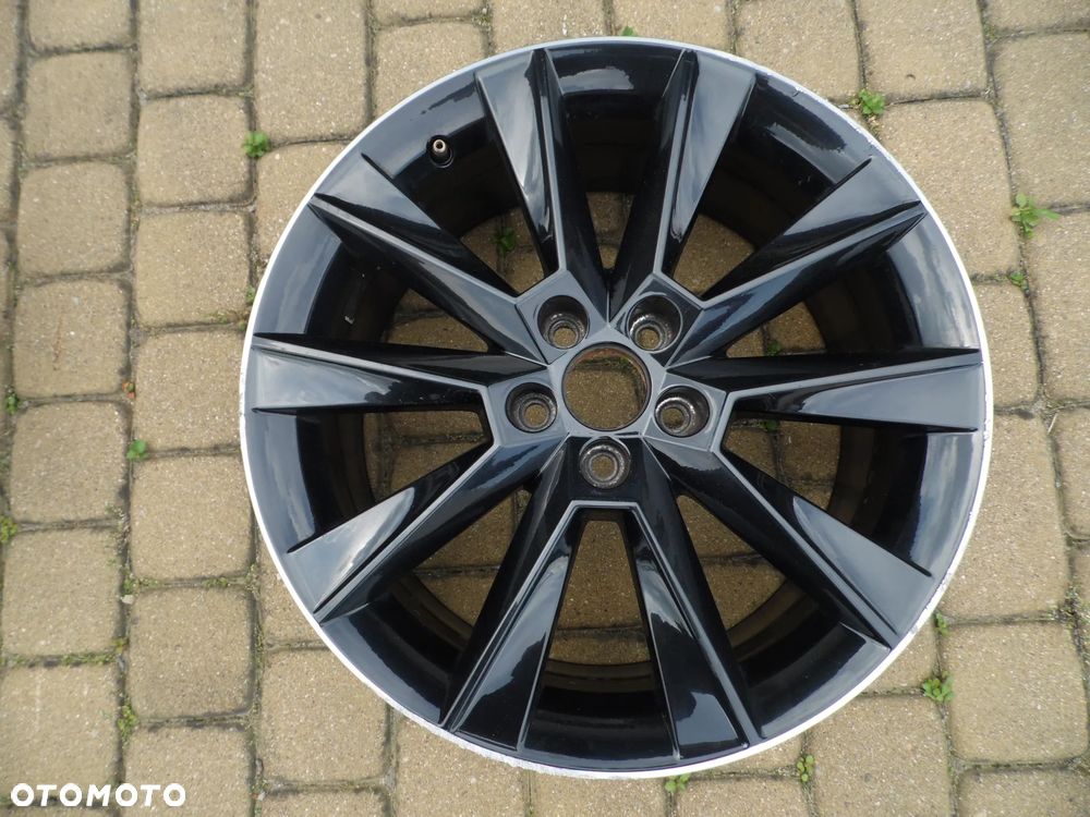 Felga 17'' 5x100 Skoda 7x17 ET46 5JJ601025 F E J H - 1