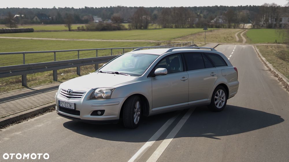 Toyota Avensis 1.8 VVT-i Sol - 4