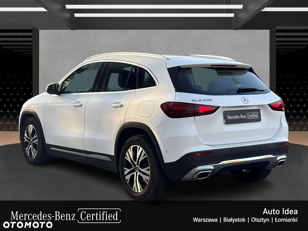 Mercedes-Benz GLA - 4