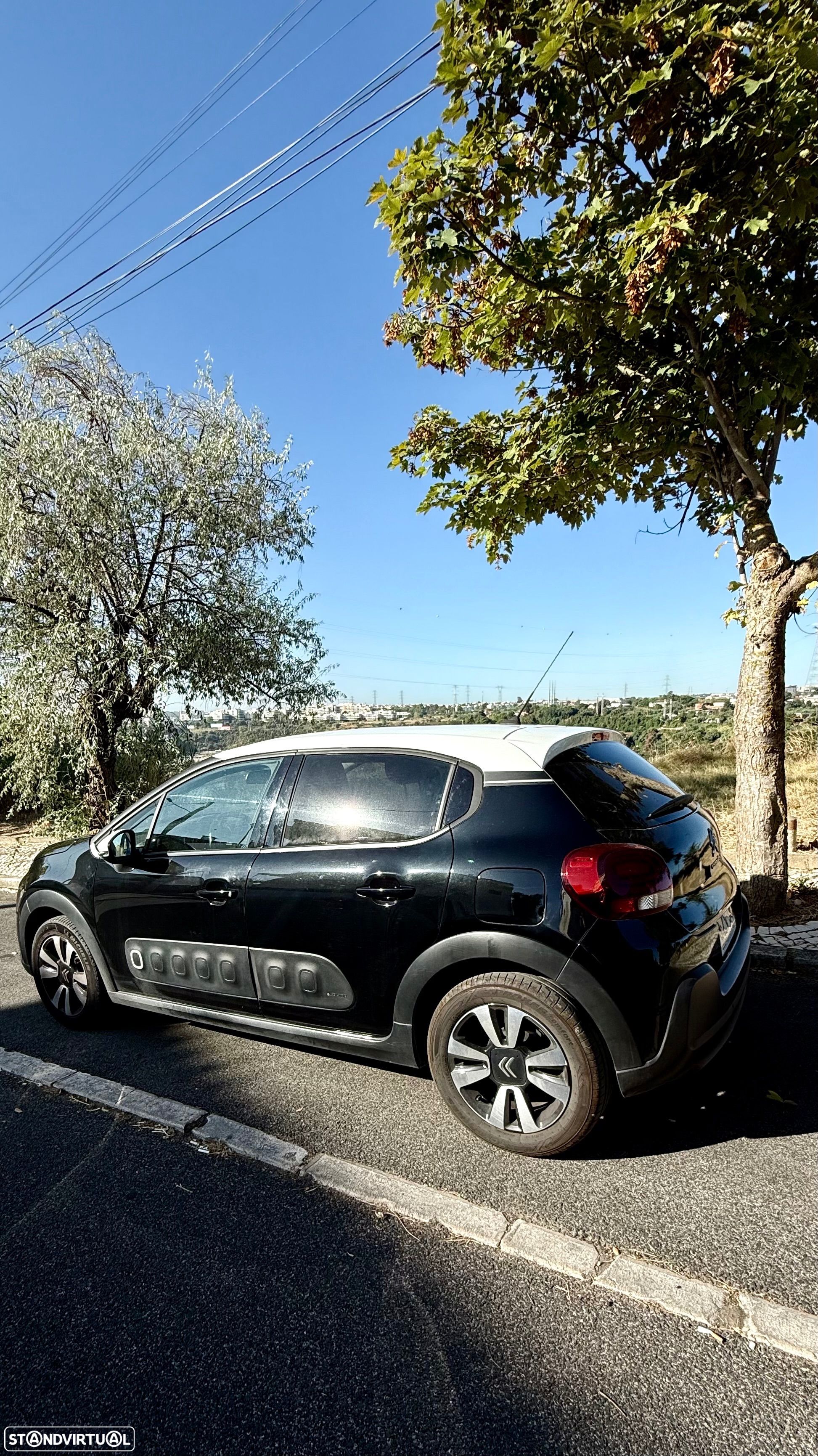 Citroën C3 1.2 PureTech Shine - 1