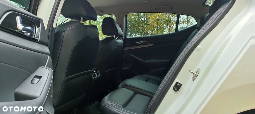 Nissan Maxima - 13
