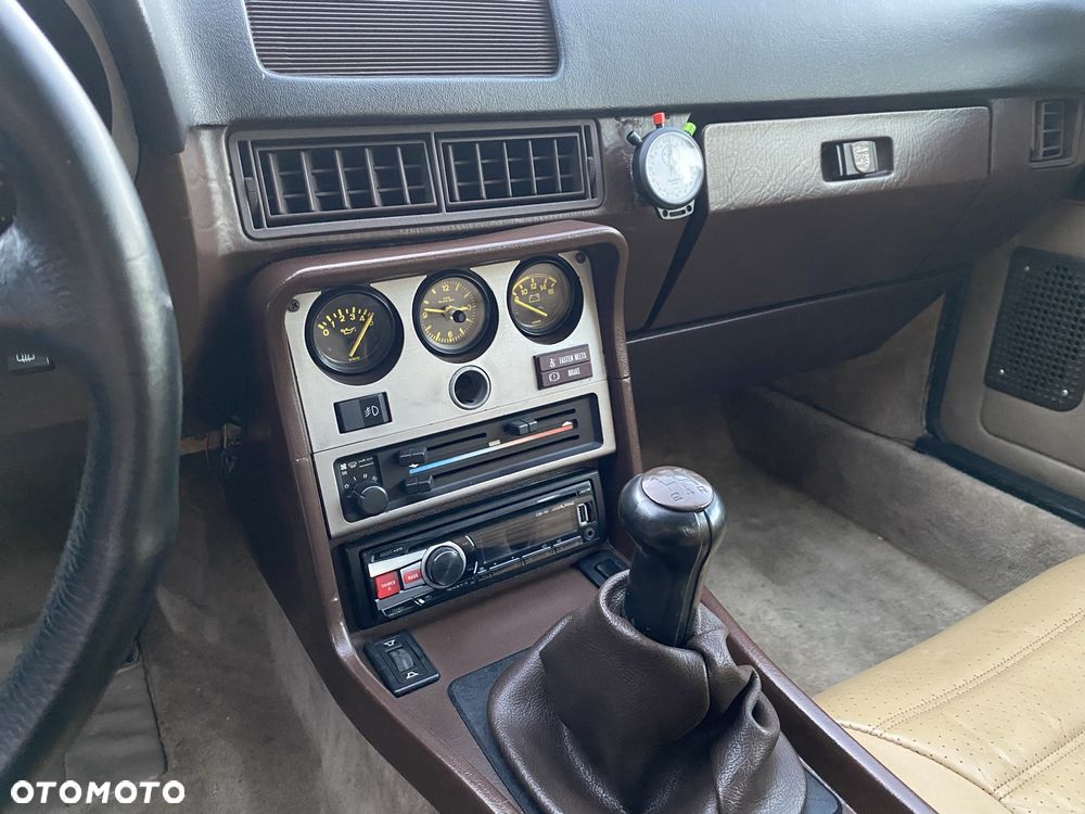 Porsche 944 - 6