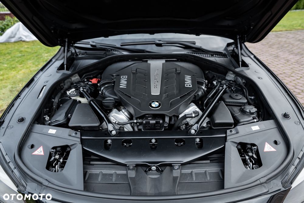 BMW Seria 7 750i xDrive - 39