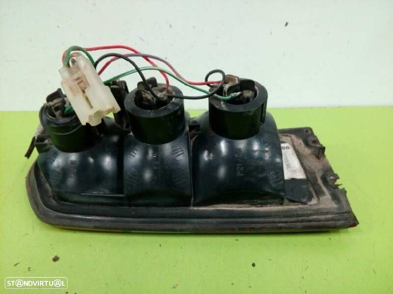 FAROLIM TRASEIRO DIREITO SUZUKI VITARA 1999 - - 3