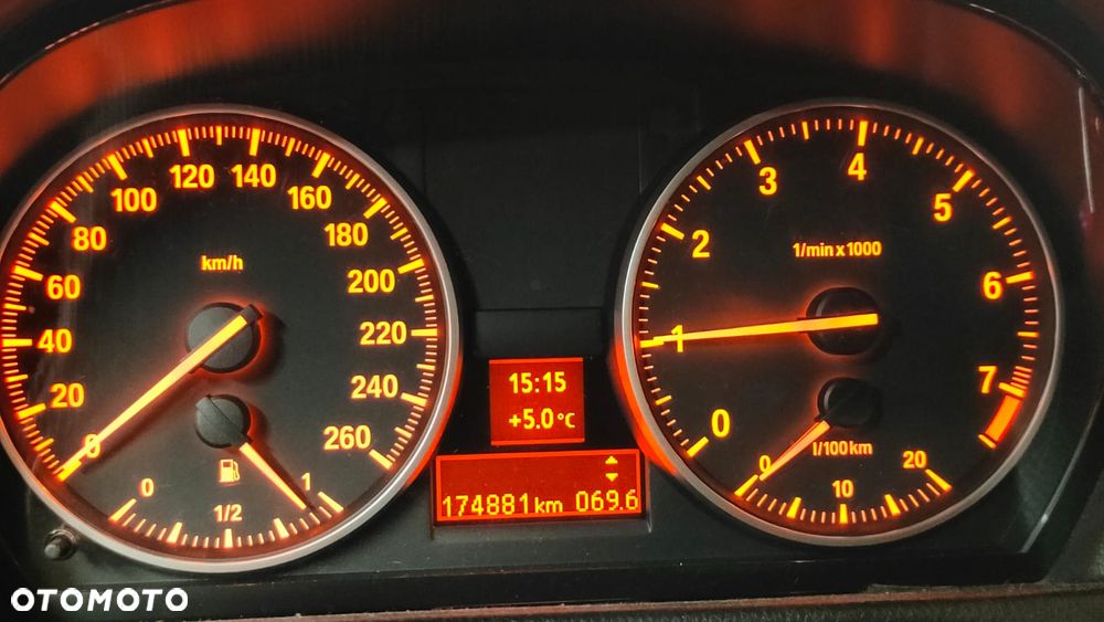 BMW Seria 3 320i Edition Exclusive - 34