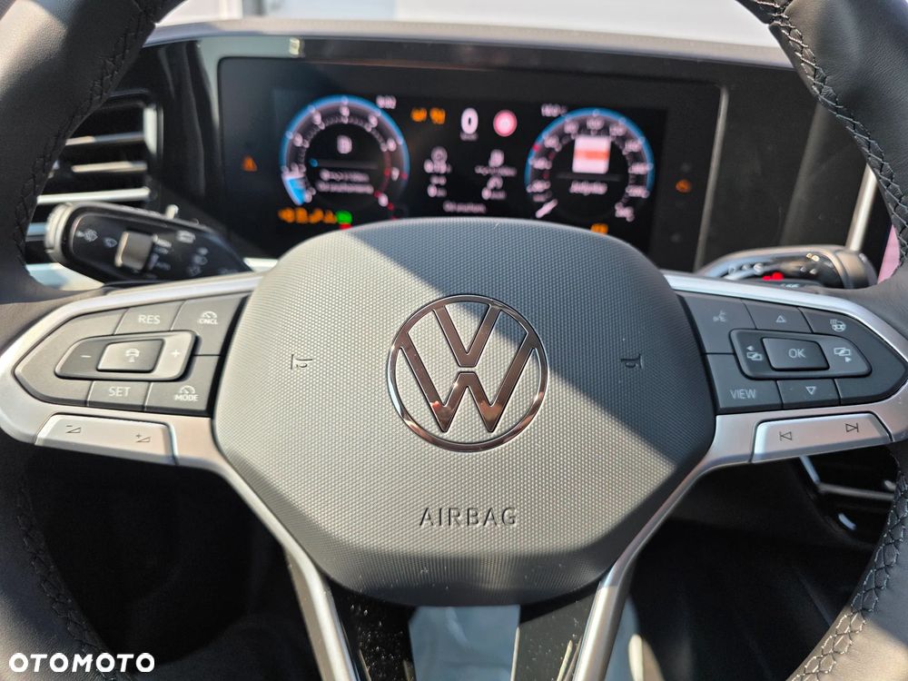 Volkswagen Passat - 17