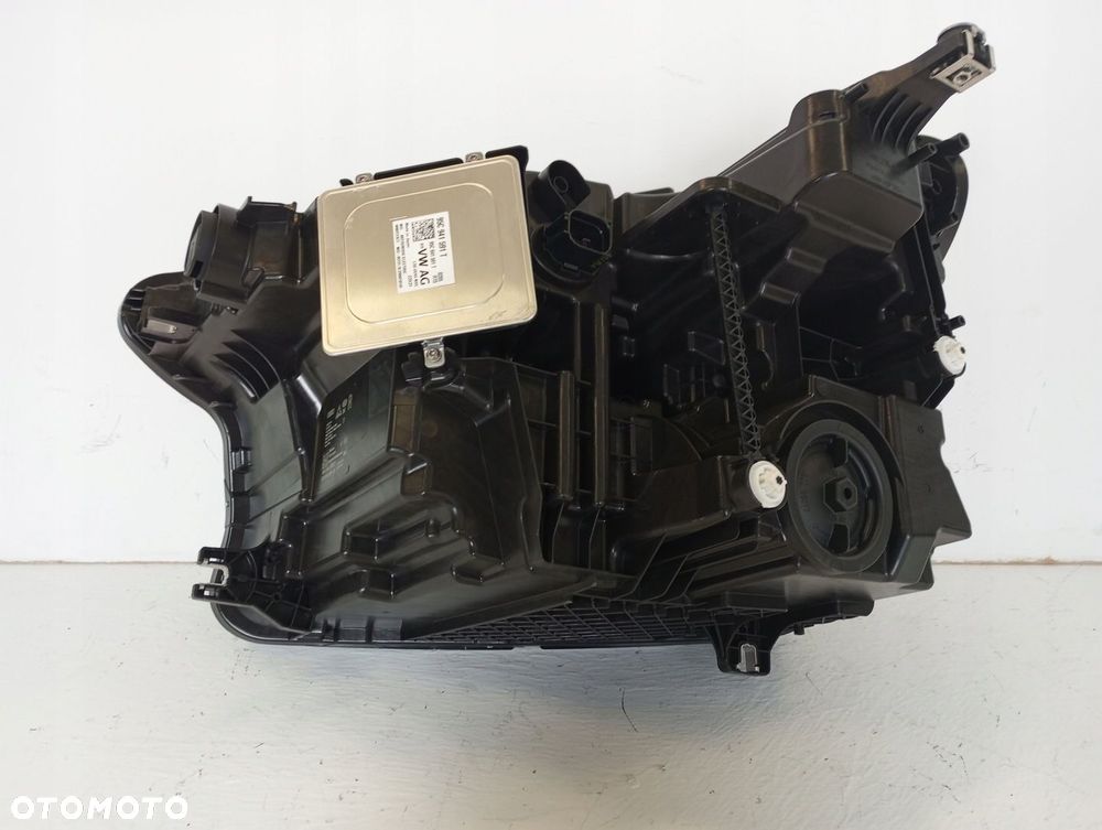 LAMPA PRAWA MATRIX AUDI Q6 E-TRON 85H941040H - 12