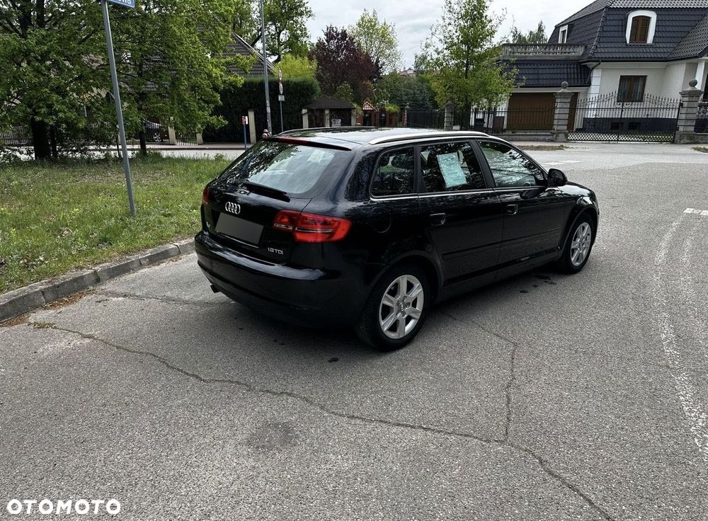 Audi A3 3-drzwiowe 1.6 TDI DPF Ambition S tronic - 3