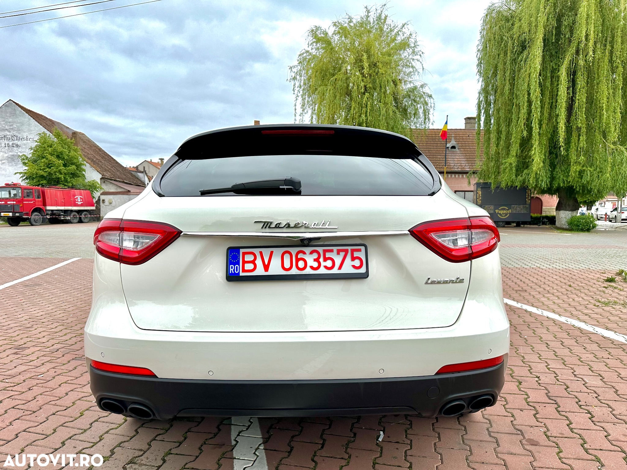Maserati Levante Q4 Executive - 12