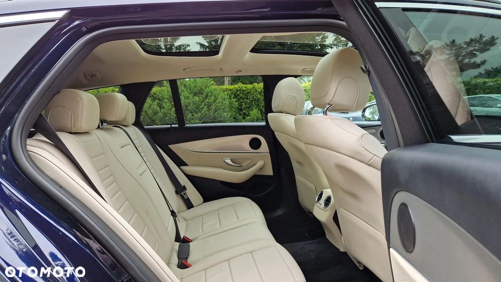 Mercedes-Benz Klasa E 300 de Avantgarde - 13