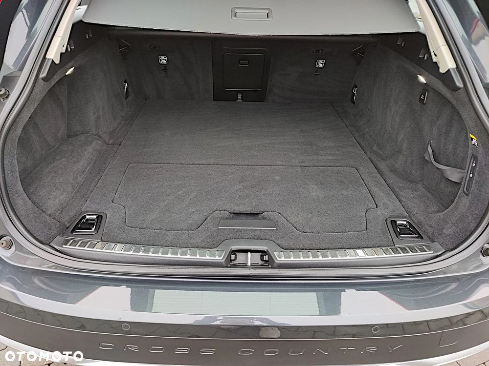 Volvo V90 Cross Country D5 AWD Geartronic Pro - 36
