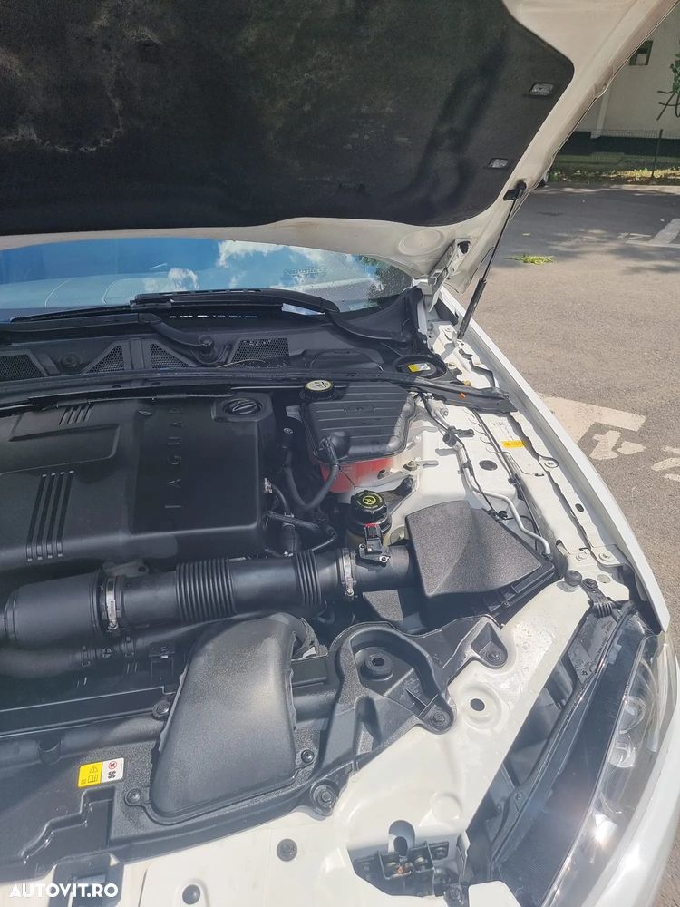 Jaguar XF 2.2D Luxury - 16