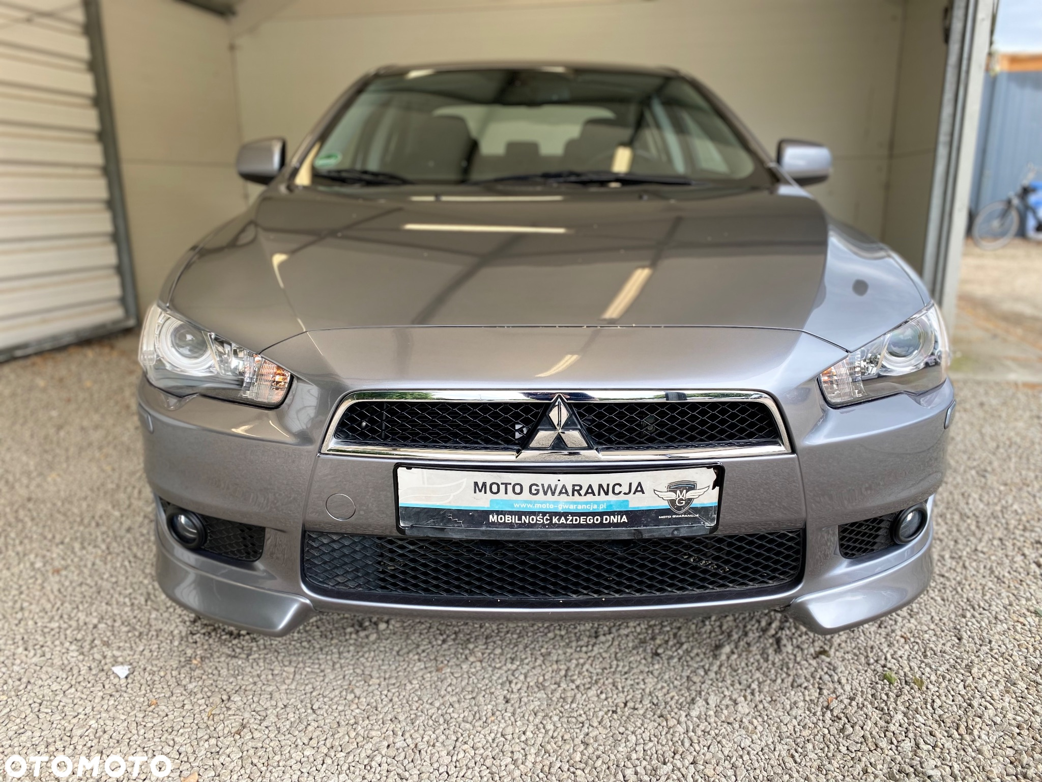 Mitsubishi Lancer 1.6 Invite - 2