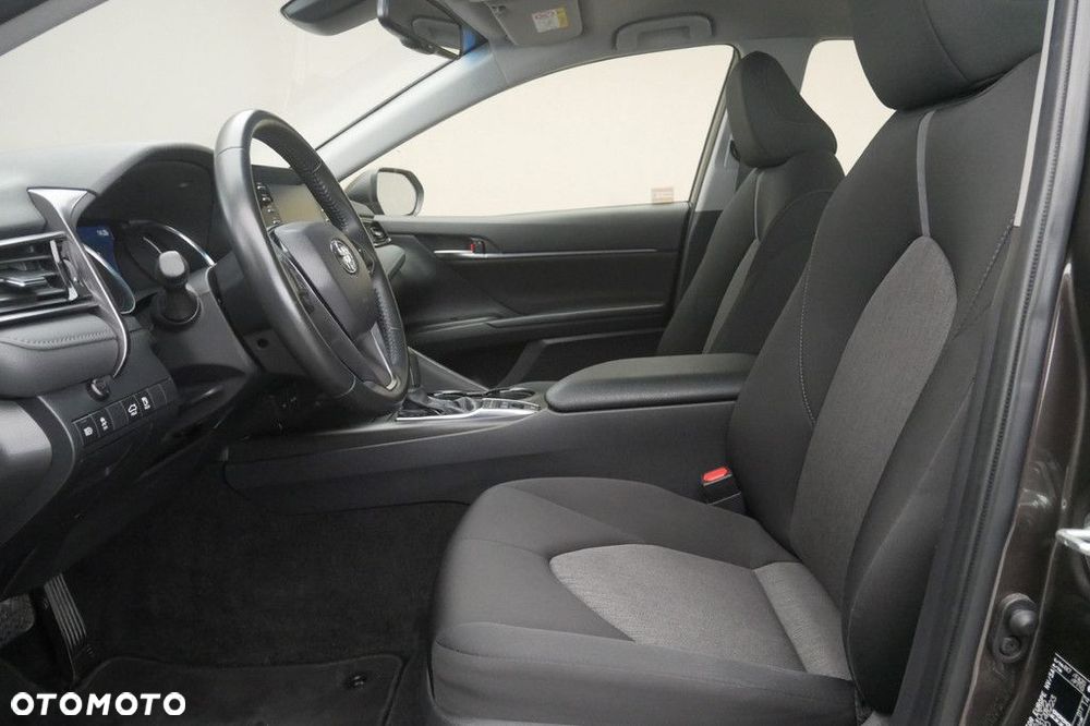 Toyota Camry 2.5 Hybrid Comfort CVT - 12