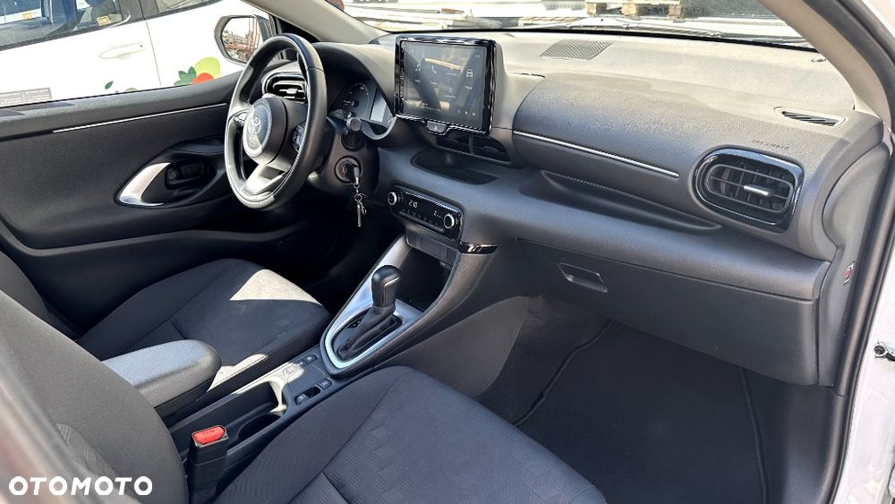 Toyota Yaris 2024 photo 3