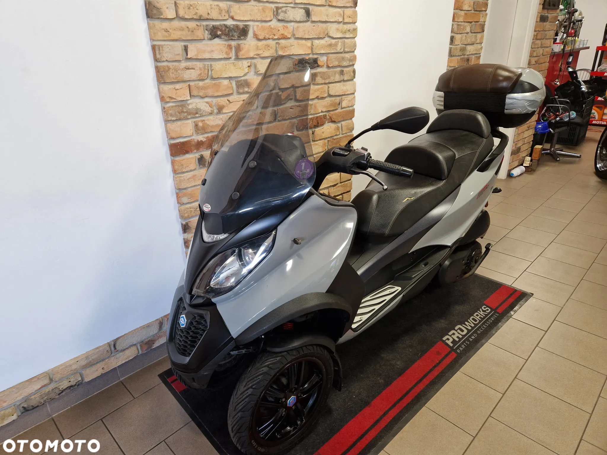 Piaggio MP-3 - 5