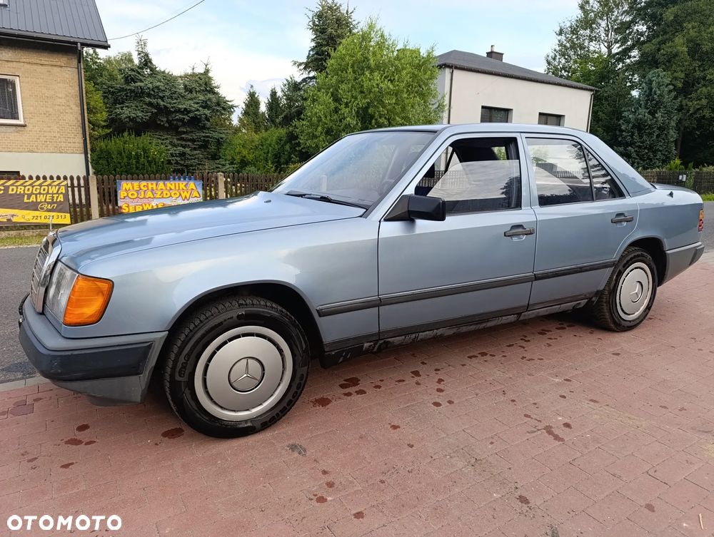Mercedes-Benz W124 (1984-1993) - 25
