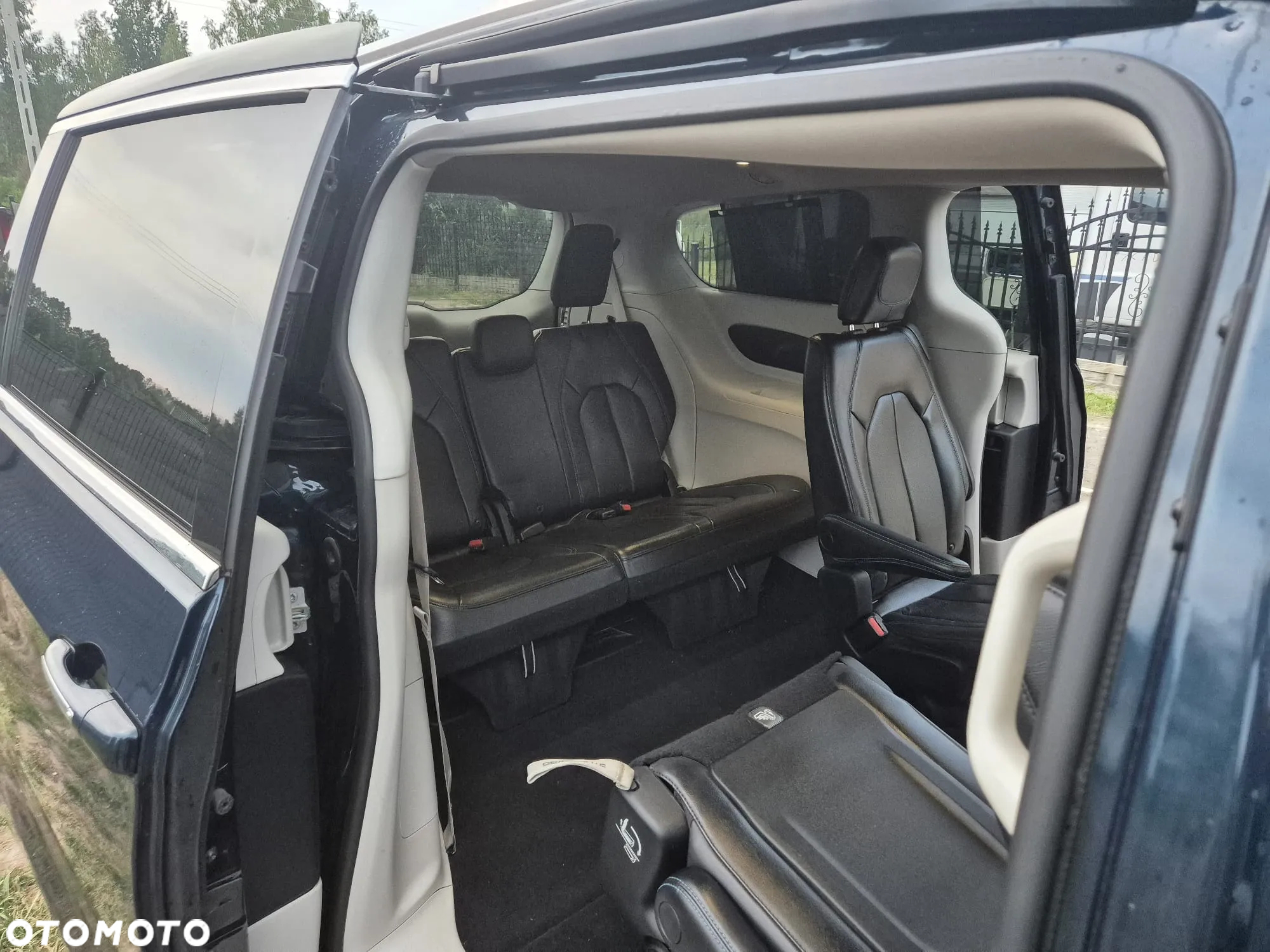 Chrysler Pacifica - 22