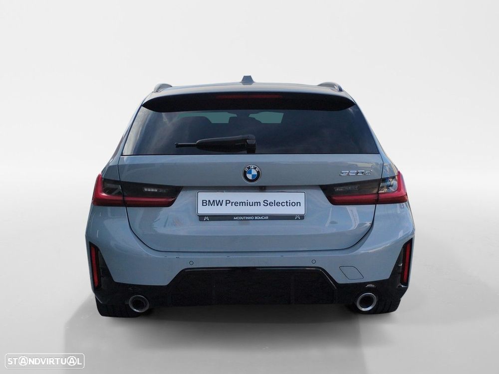 BMW 320 d Touring Pack Desportivo M Auto - 4