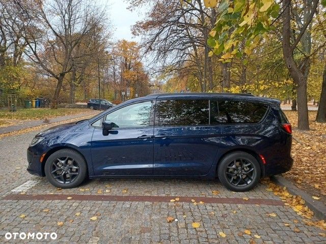 Chrysler Pacifica - 2