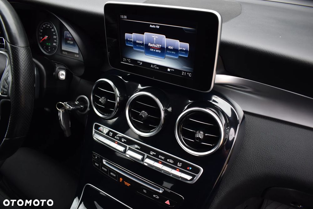 Mercedes-Benz GLC - 36