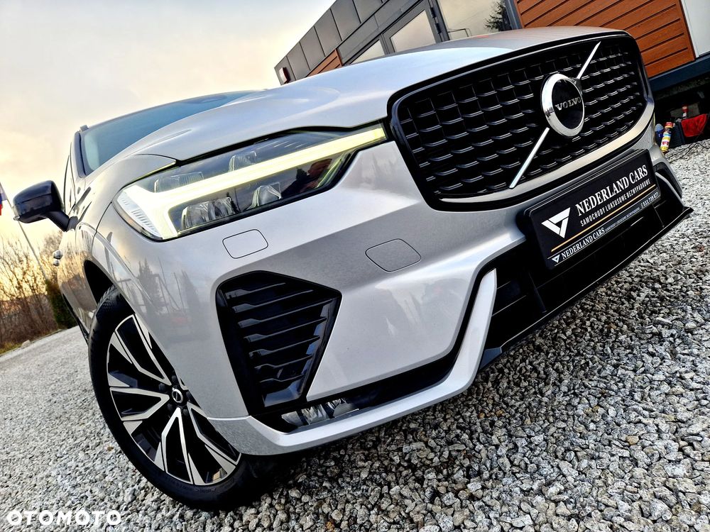 Volvo XC 60 B4 D Plus Dark - 36