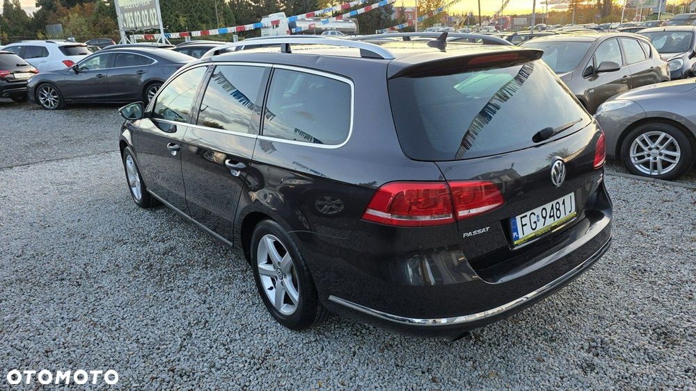 Volkswagen Passat - 12