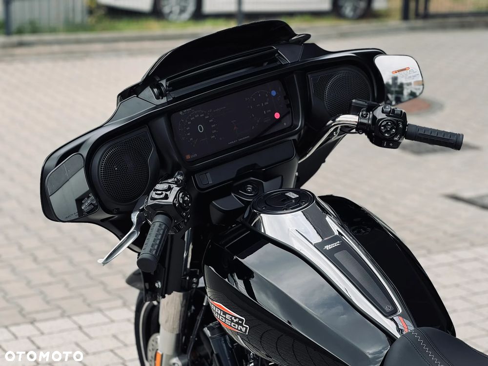 Harley-Davidson Touring Street Glide - 21