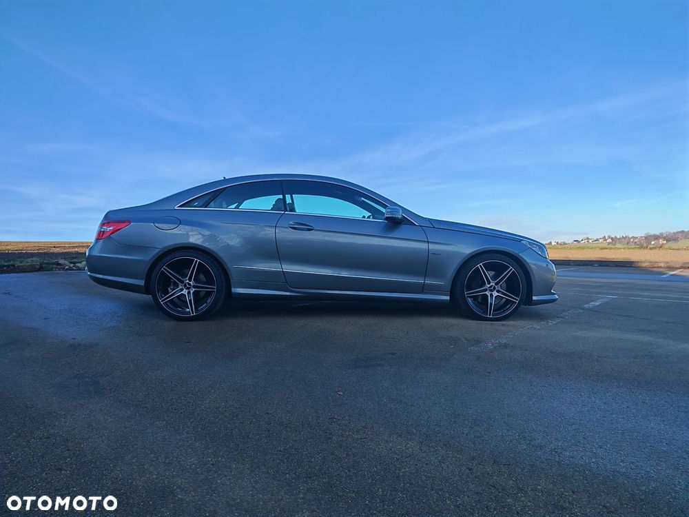 Mercedes-Benz Klasa E - 27