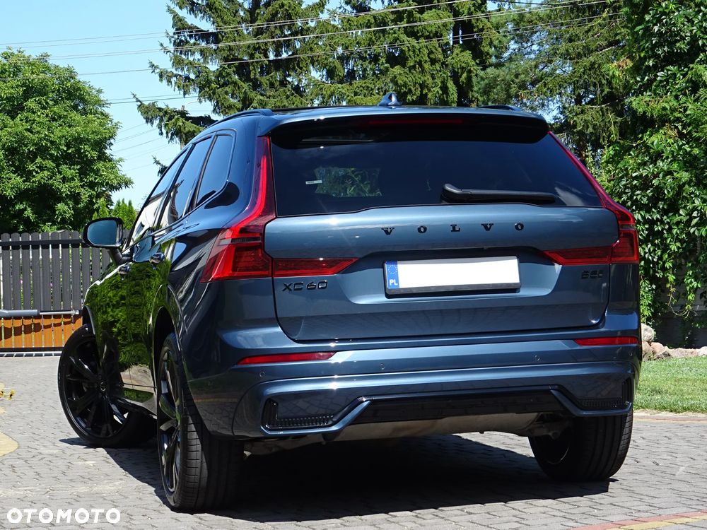 Volvo XC 60 B5 B AWD Plus Black Edition - 11