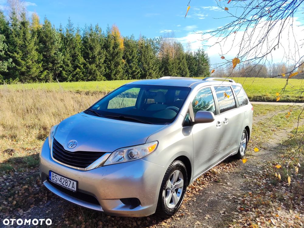 Toyota Sienna 3.5 V6 - 1