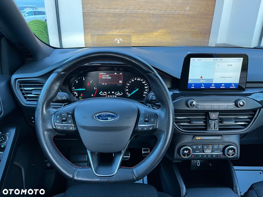 Ford Focus 1.5 EcoBlue Start-Stopp-System ST-LINE - 17