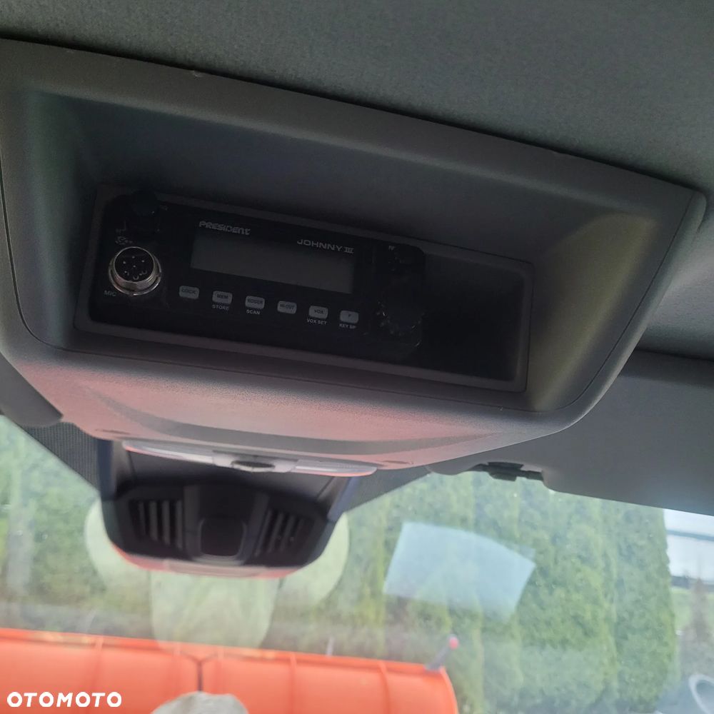 Ford TRANSIT CUSTOM - 12