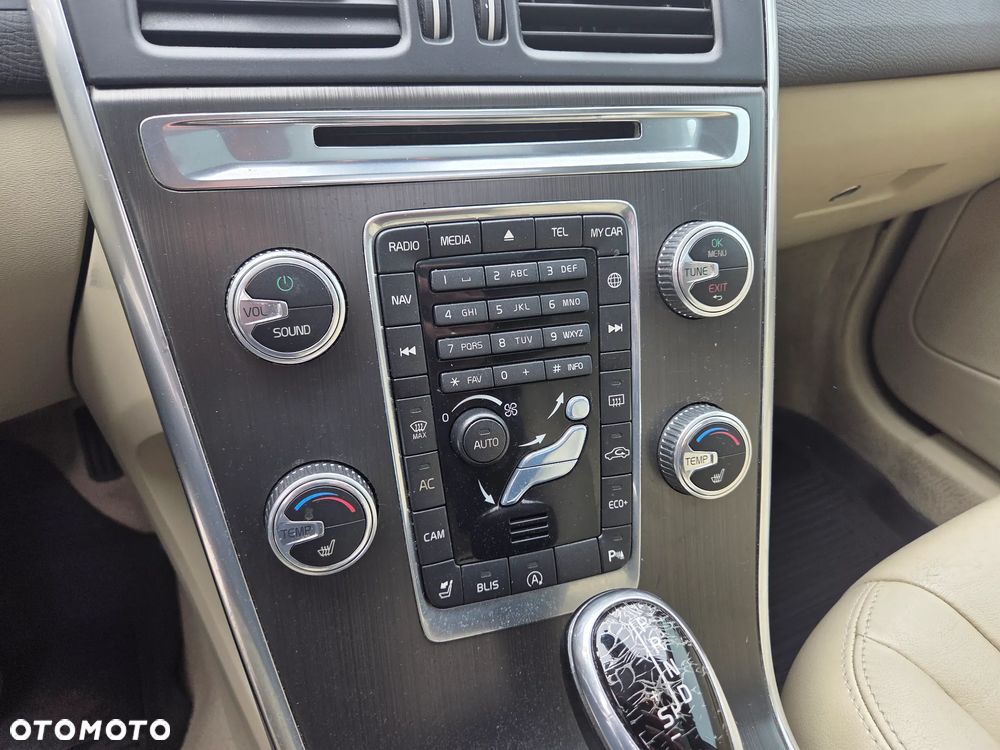 Volvo XC 60 T5 Drive-E Momentum - 14