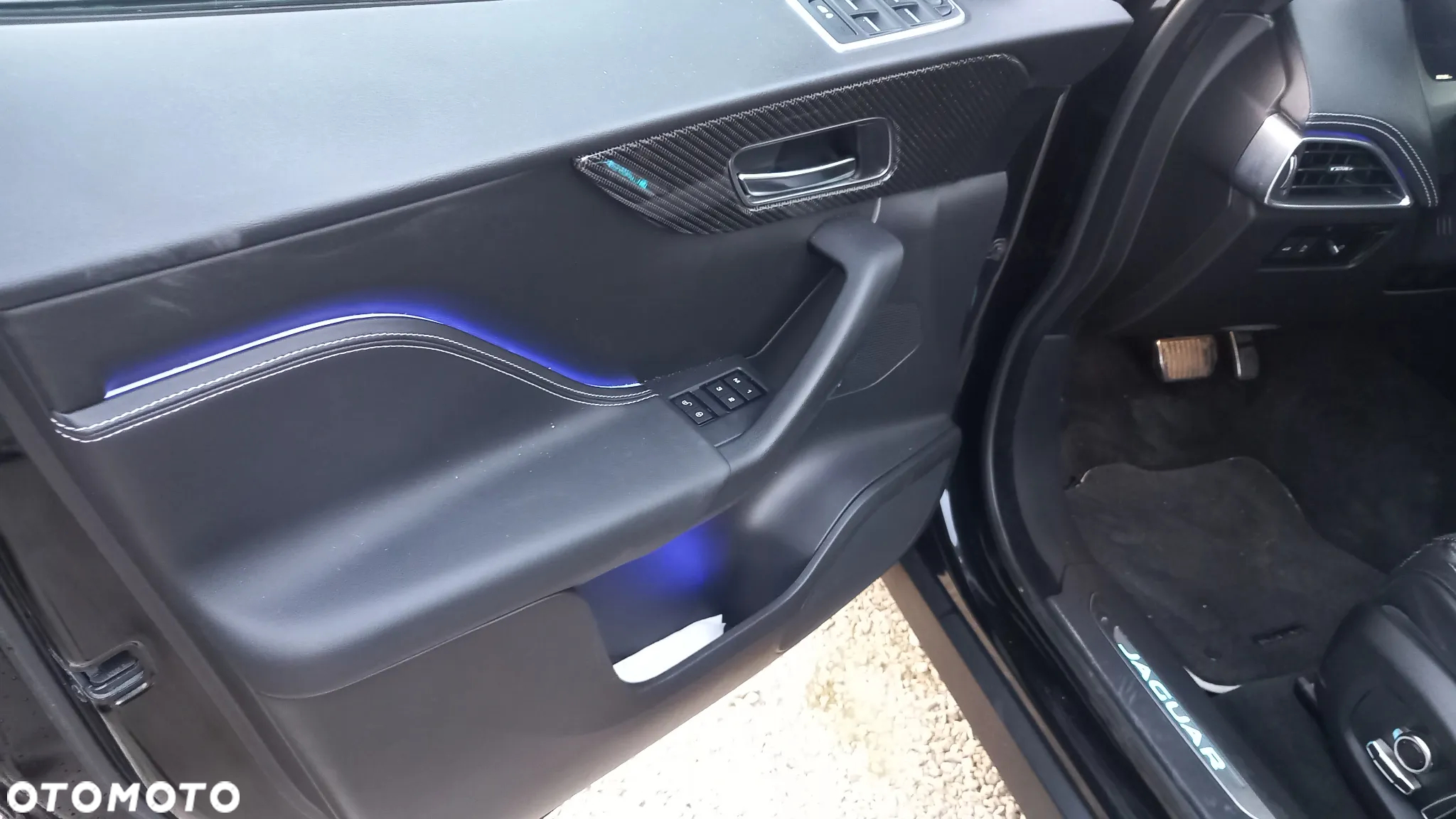 Jaguar F-Pace 5.0 V8 P550 AWD SVR - 9