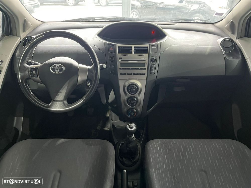 Toyota Yaris 1.4 D-4D AC - 9