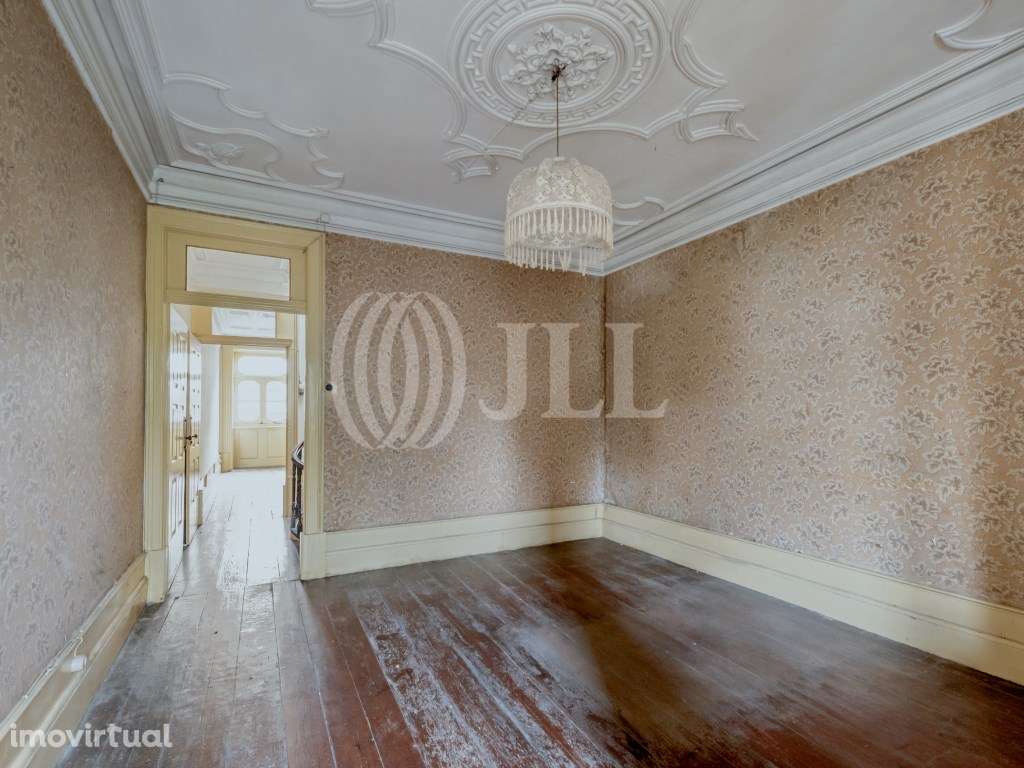 Prédio para reabilitar, com PIP aprovado, no Porto - Grande imagem: 4/23