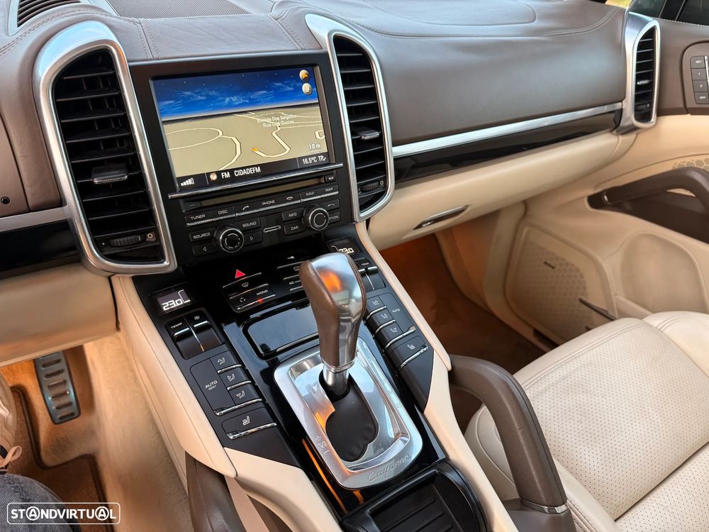 Porsche Cayenne S - 12