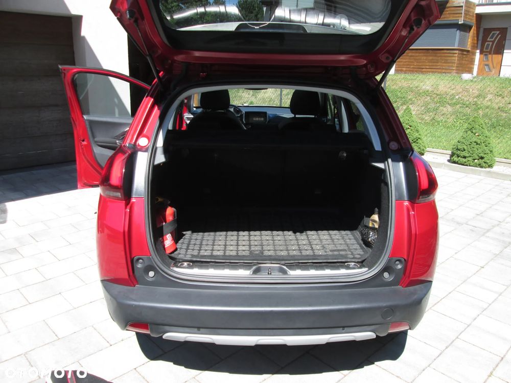 Peugeot 2008 1.2 Pure Tech Allure S&S - 6