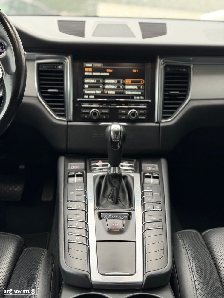 Porsche Macan Turbo - 26